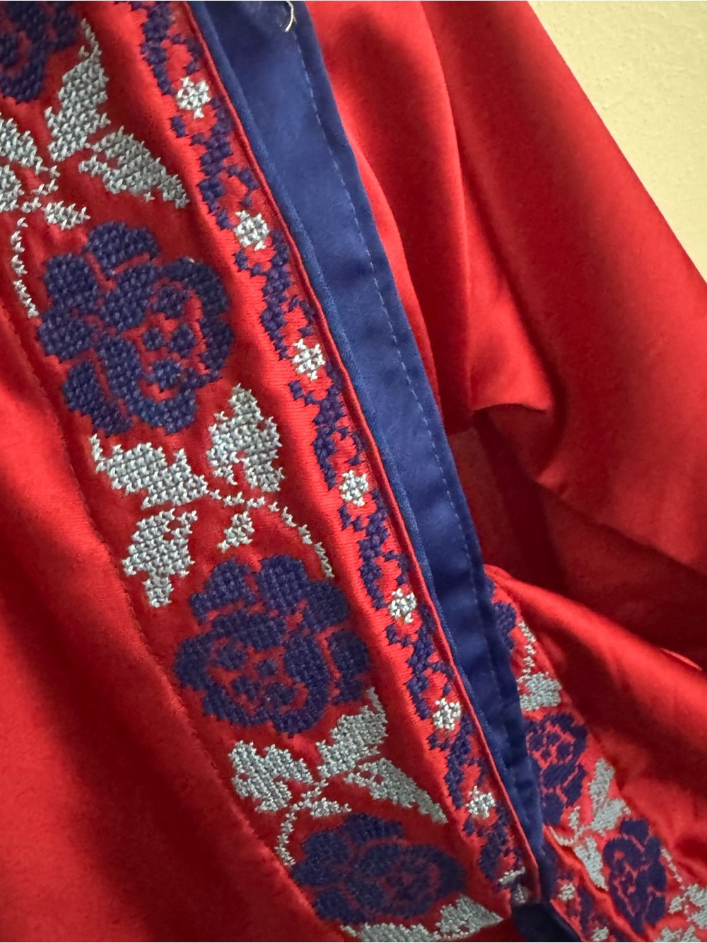 Red and blue handmade cross stitch Embroidered  thoub with Blue belt - Picture 7 of 9